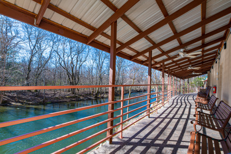 Welcome To River Bend Inn - Exterior View