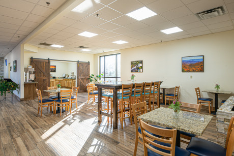 Welcome To River Bend Inn - Breakfast Room