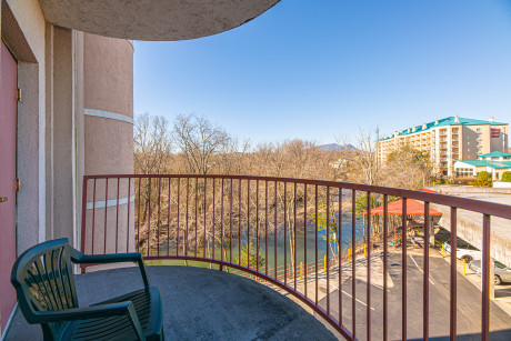  TWO QUEEN BALCONY GUEST ROOM 